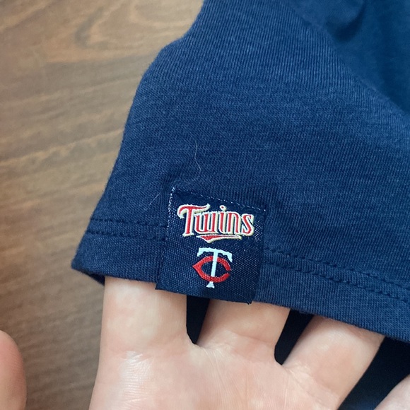 Women’s twins tee - Picture 5 of 5